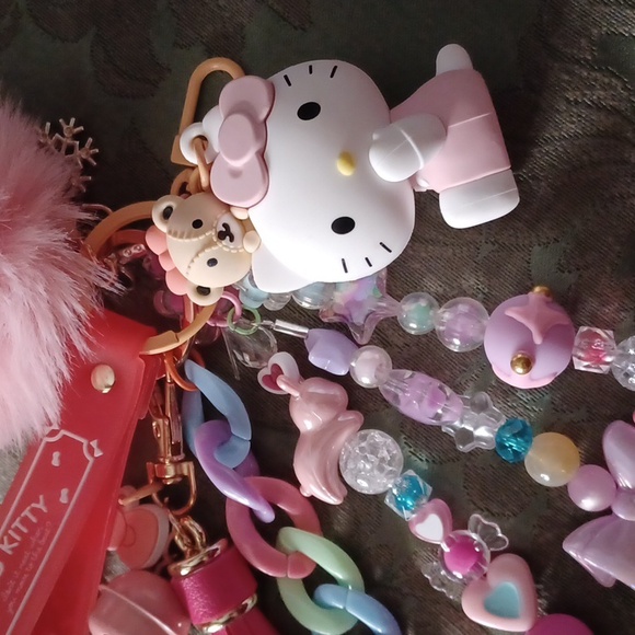 Hello Kitty Large Dangler/Keychain - Picture 2 of 10
